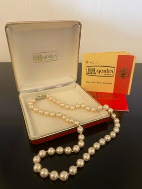 Vintage Majorica Premium Fine Manmade Pearl Necklace with Box